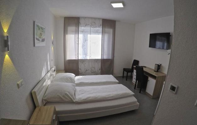 Pension Kochertal Aalen Esterno foto